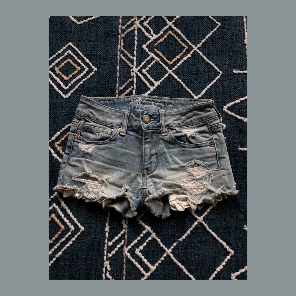 🌊Lightwash Flowy Lace Festival AE Shorts🌊